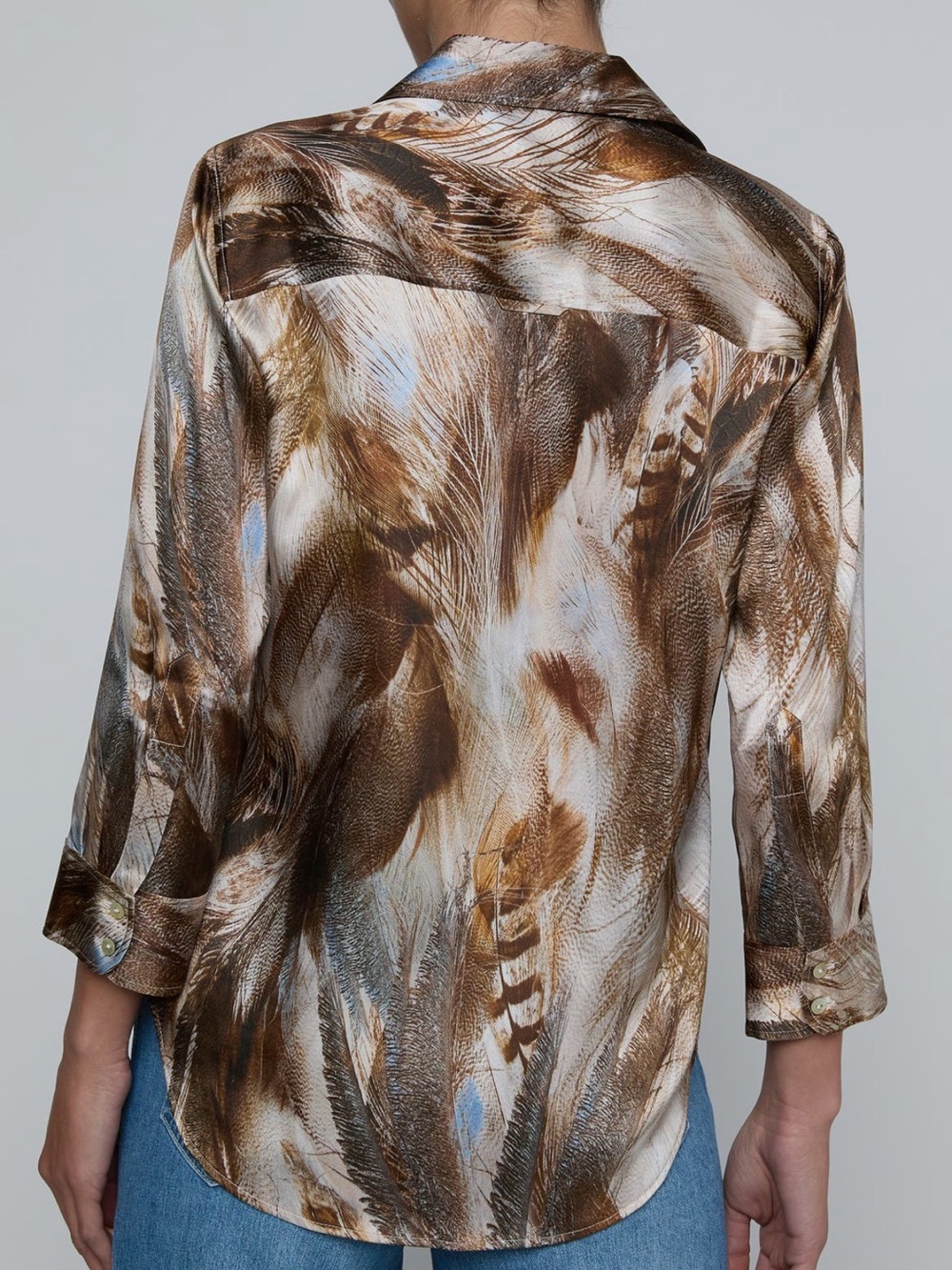 NEW L’Agence Dani Feather Print Three-Quarter Sleeve Silk Button-Up Shirt - Picture 2 of 8